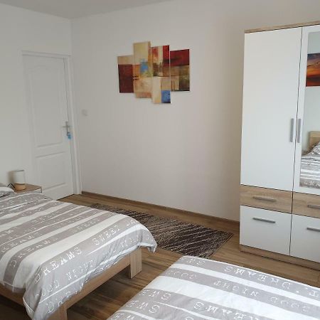 Apartman Majetic Otocac Exterior photo