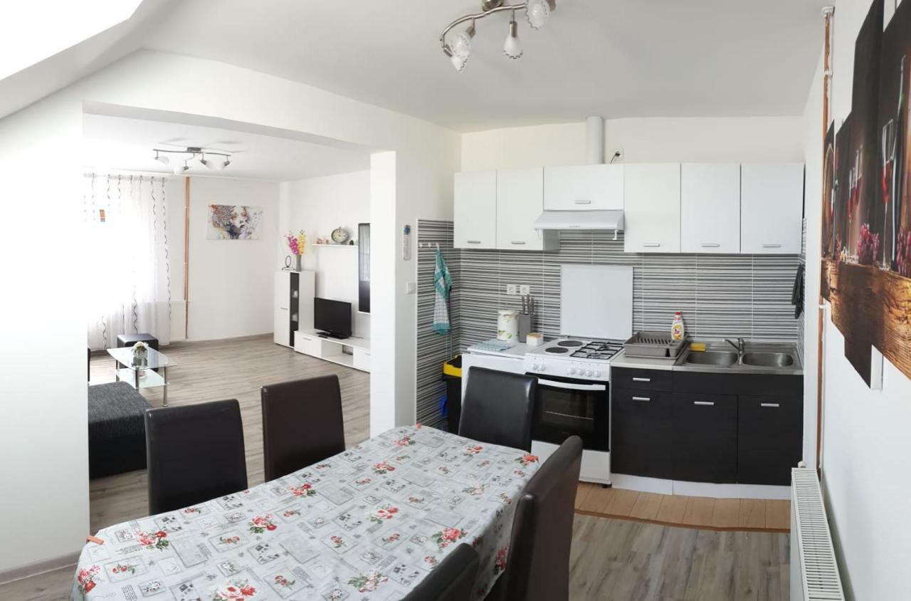 Apartman Majetic Otocac Exterior photo